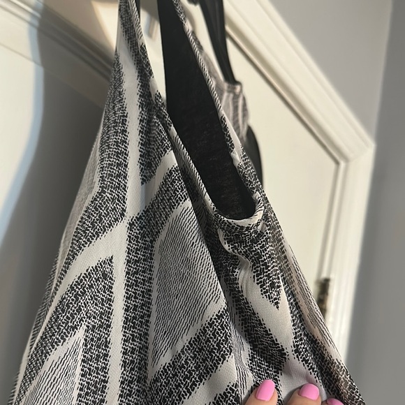 Black and Gray Patterned Women's Top - Picture 6 of 6